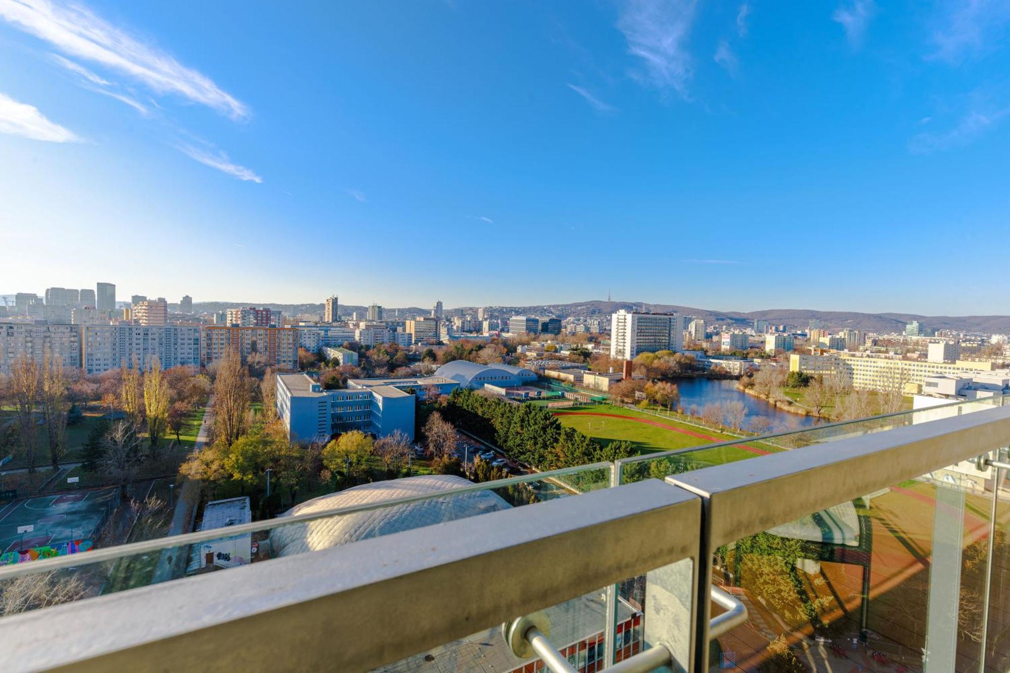 Sunny Apartment With Amazing Terrace On The 13Th Floor Near City Center Bratislava Exterior photo